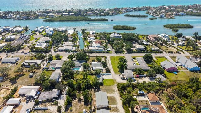 624 BAYSHORE ROAD, Nokomis, FL 34275