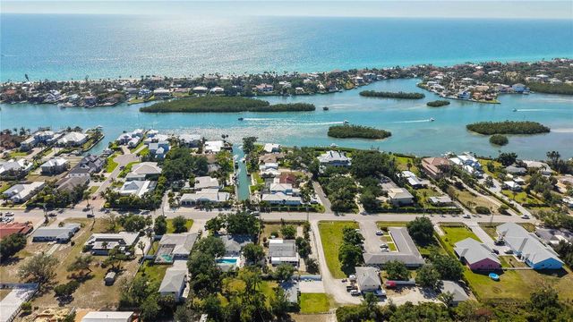 624 BAYSHORE ROAD, Nokomis, FL 34275