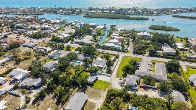 624 BAYSHORE ROAD, Nokomis, FL 34275