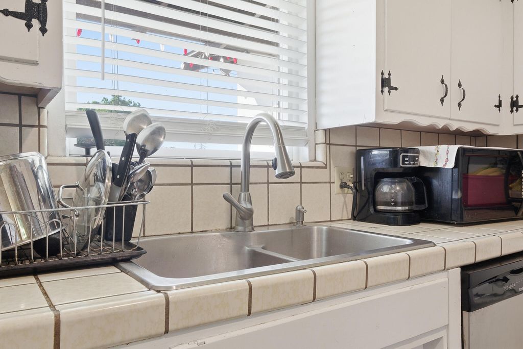 Image 13 of property listing at 480 N Belmont Street, Porterville, CA 93257