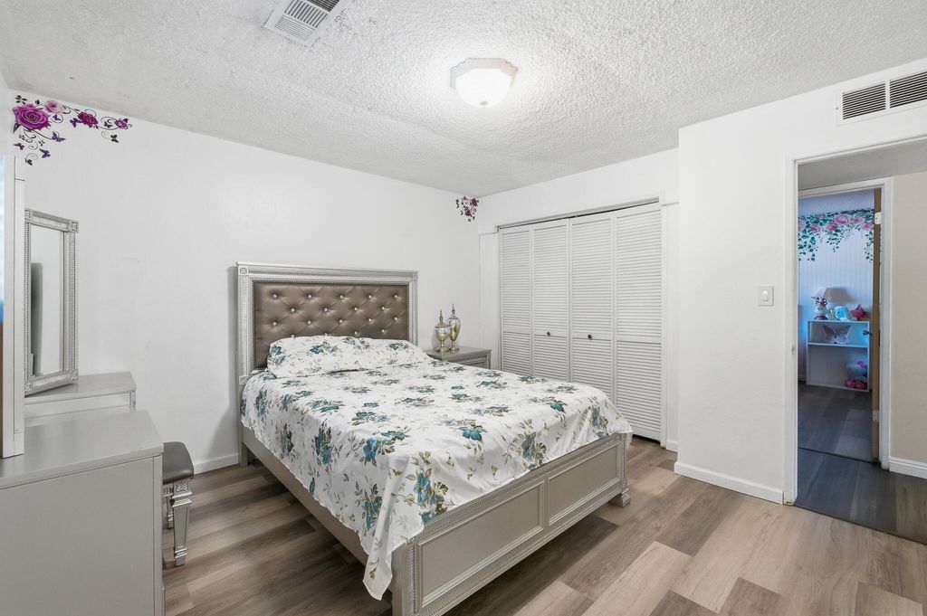 Image 25 of property listing at 480 N Belmont Street, Porterville, CA 93257