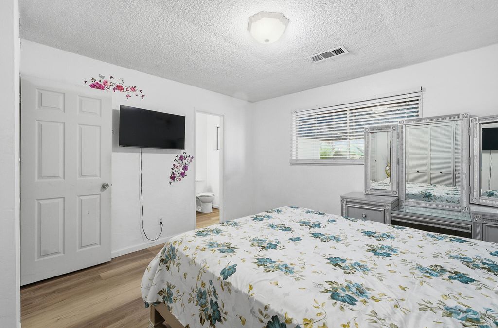 Image 26 of property listing at 480 N Belmont Street, Porterville, CA 93257