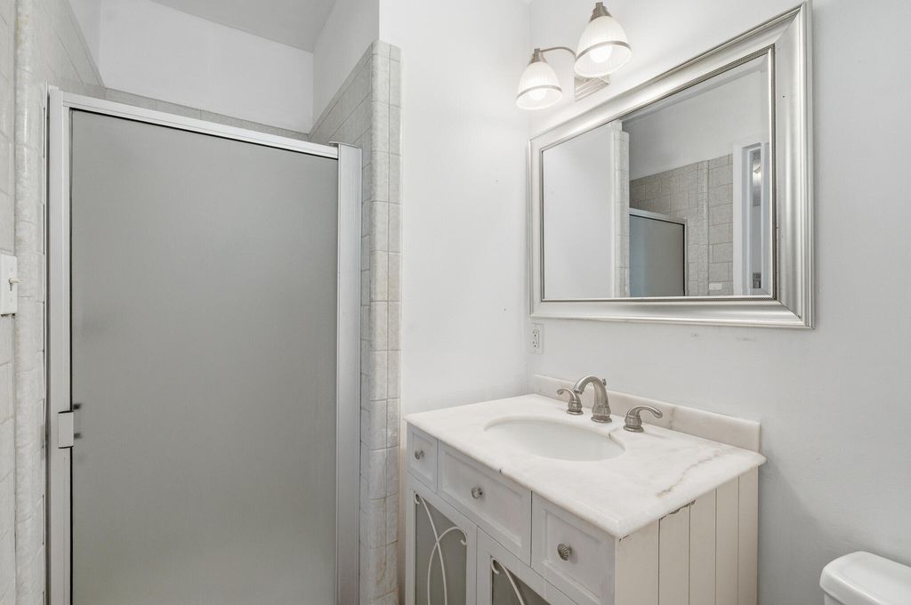 Image 27 of property listing at 480 N Belmont Street, Porterville, CA 93257