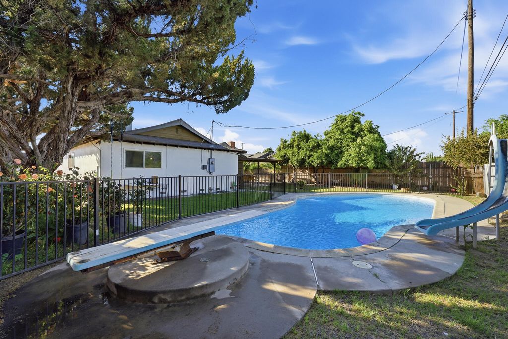 Image 3 of property listing at 480 N Belmont Street, Porterville, CA 93257