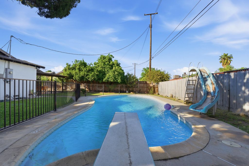 Image 36 of property listing at 480 N Belmont Street, Porterville, CA 93257