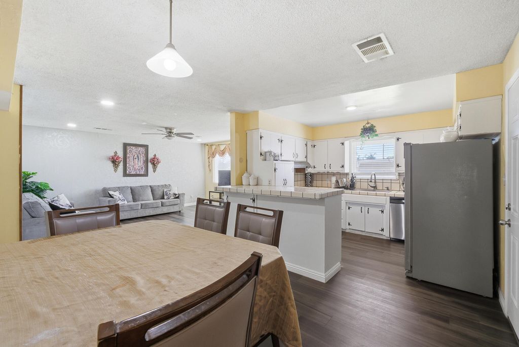 Image 4 of property listing at 480 N Belmont Street, Porterville, CA 93257