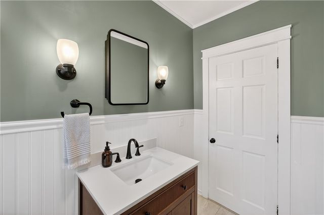 43 Longwood Avenue, Providence, RI 02908