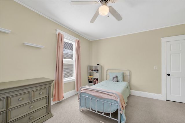 43 Longwood Avenue, Providence, RI 02908