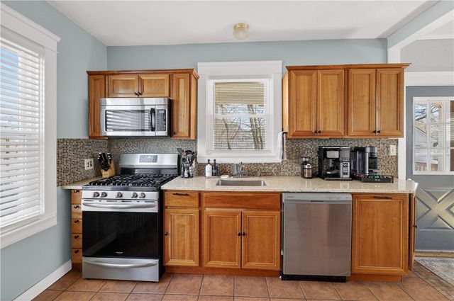 43 Longwood Avenue, Providence, RI 02908