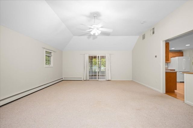 2 Gwen Dr, Auburn, MA 01501