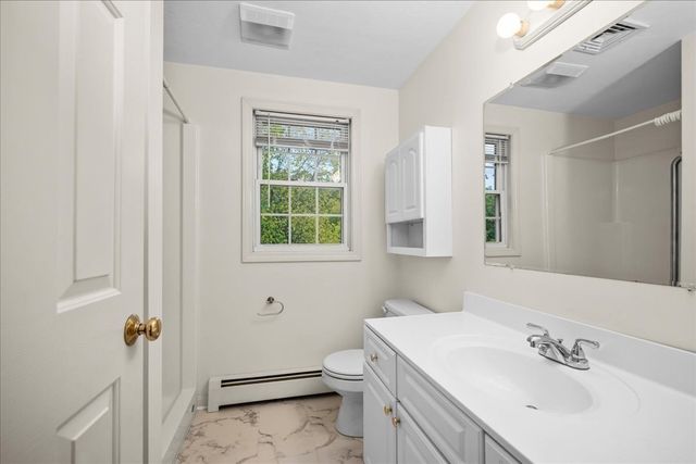 2 Gwen Dr, Auburn, MA 01501