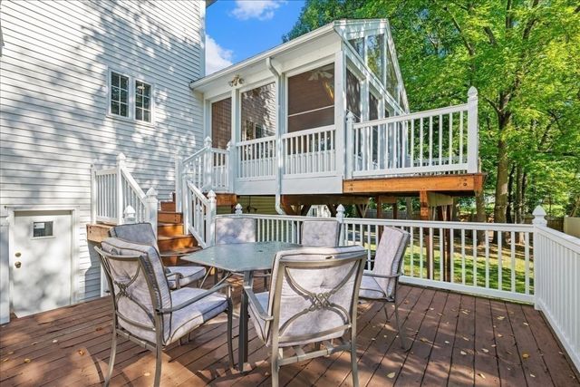 2 Gwen Dr, Auburn, MA 01501