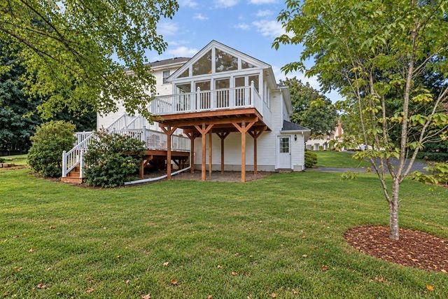 2 Gwen Dr, Auburn, MA 01501