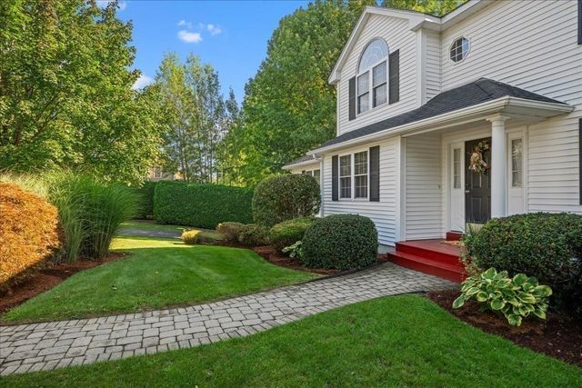 2 Gwen Dr, Auburn, MA 01501