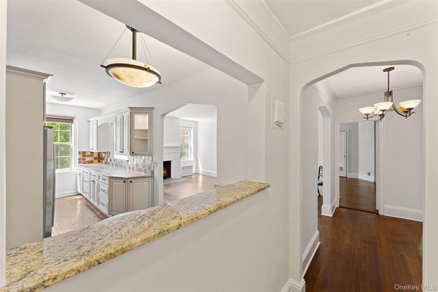 25 Parkview Avenue 2E, Bronxville, NY 10708