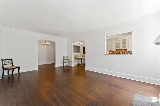 25 Parkview Avenue 2E, Bronxville, NY 10708
