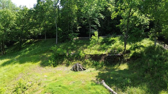 11 Bay Dr, Lancaster, TN 38569