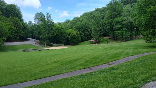 11 Bay Dr, Lancaster, TN 38569
