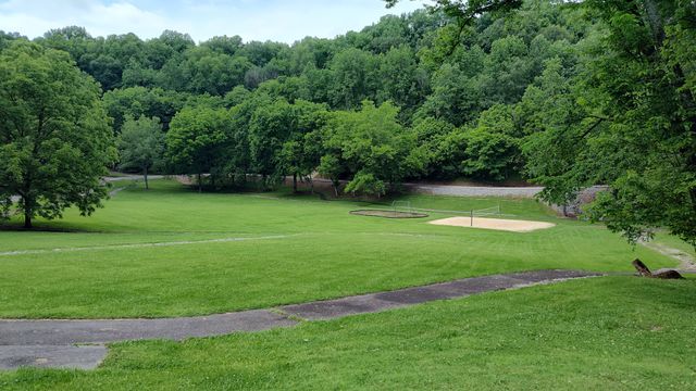 11 Bay Dr, Lancaster, TN 38569