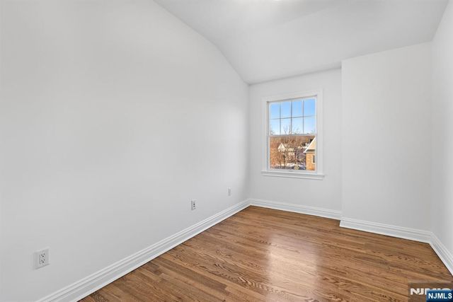 22 Cobblestone Way, Tenafly, NJ 07670