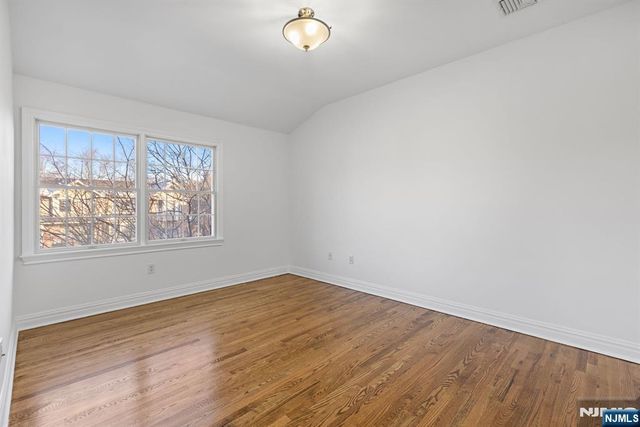 22 Cobblestone Way, Tenafly, NJ 07670
