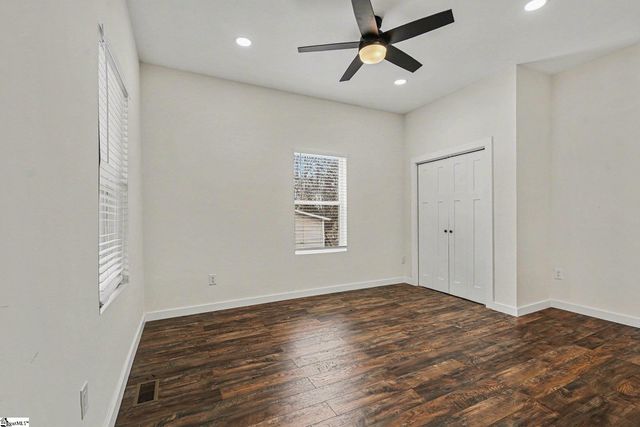 25 E 5th Street, Greenville, SC 29611