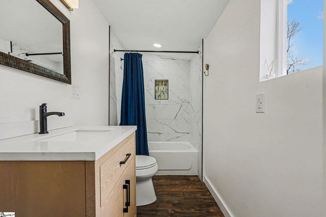 25 E 5th Street, Greenville, SC 29611