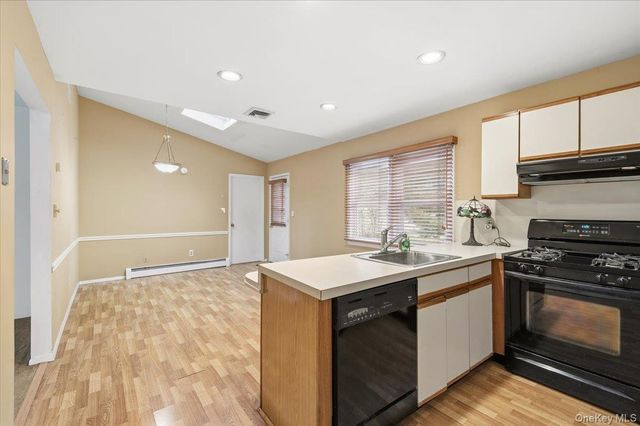 13 Jean Road, West Islip, NY 11795