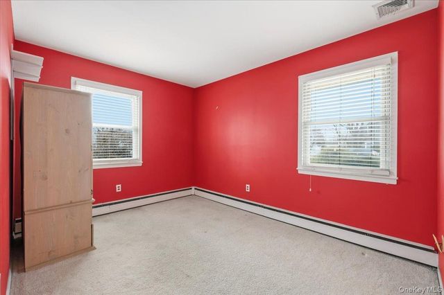 13 Jean Road, West Islip, NY 11795