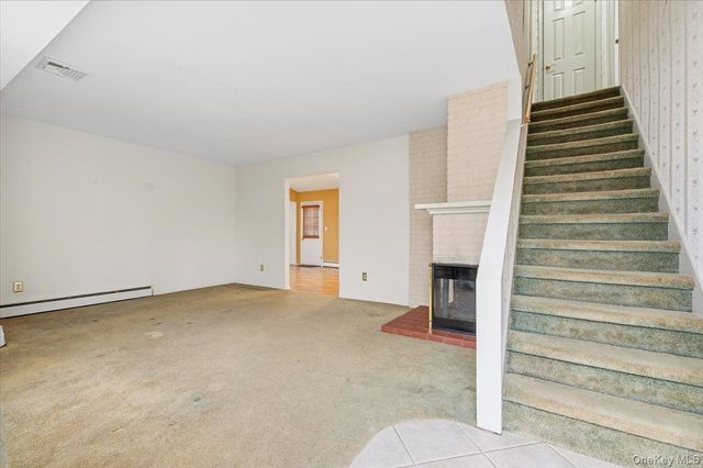 13 Jean Road, West Islip, NY 11795