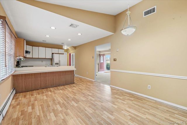 13 Jean Road, West Islip, NY 11795