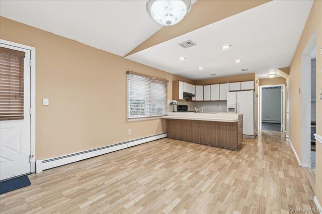 13 Jean Road, West Islip, NY 11795