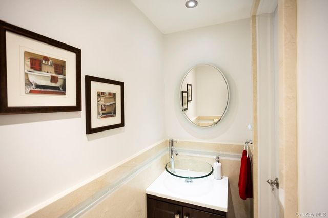 198-31 Pompeii Avenue, Holliswood, NY 11423