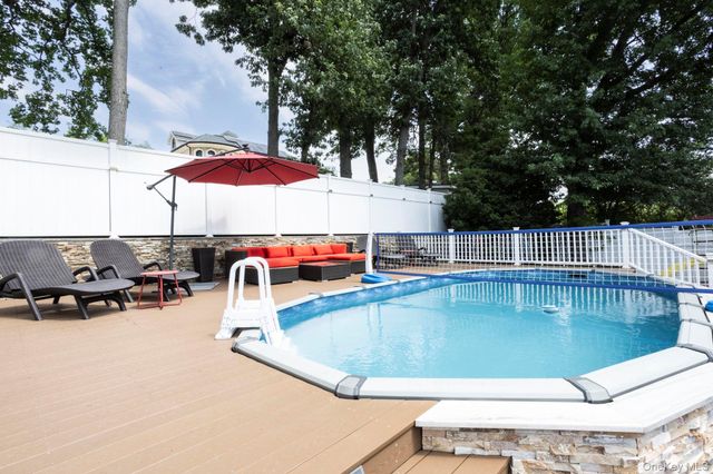 198-31 Pompeii Avenue, Holliswood, NY 11423
