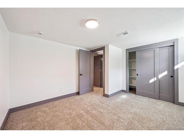 3325 Poplar St 3325, Denver, CO 80207