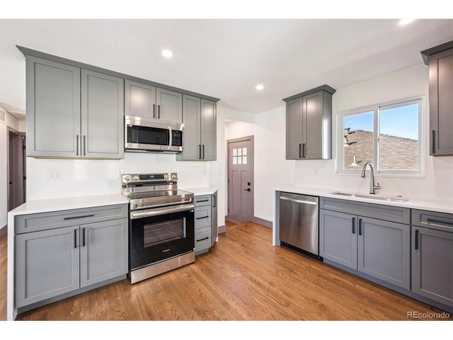 3325 Poplar St 3325, Denver, CO 80207