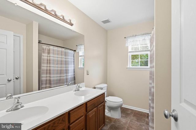 3 TOMASELLO DR, Millville, NJ 08332