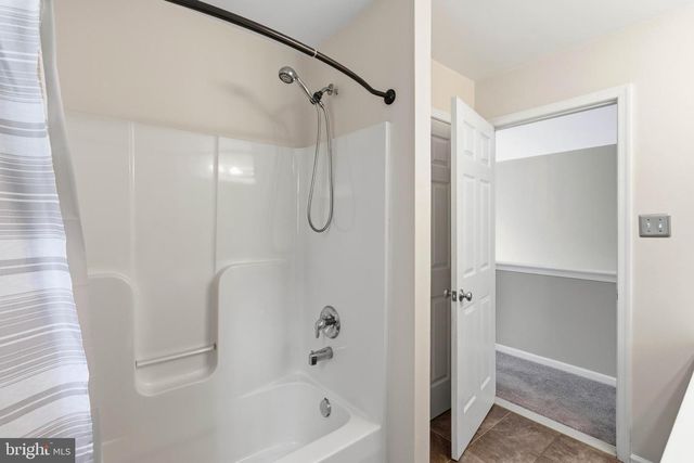 3 TOMASELLO DR, Millville, NJ 08332