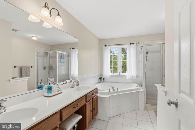 3 TOMASELLO DR, Millville, NJ 08332