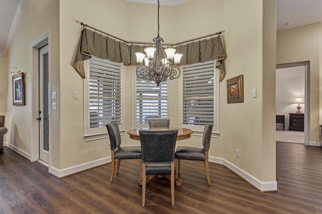 11 S Sandbells Park Lane, Montgomery, TX 77316