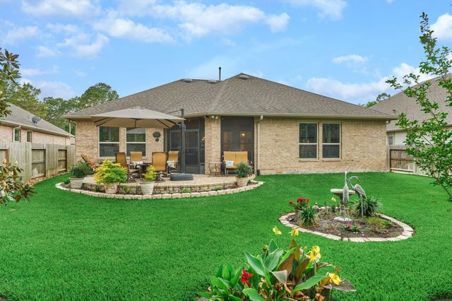 11 S Sandbells Park Lane, Montgomery, TX 77316