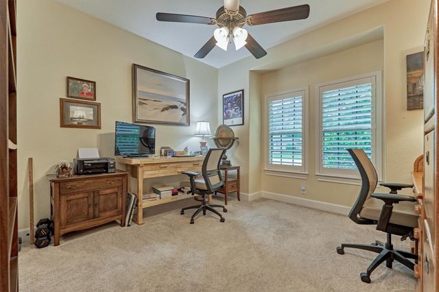 11 S Sandbells Park Lane, Montgomery, TX 77316