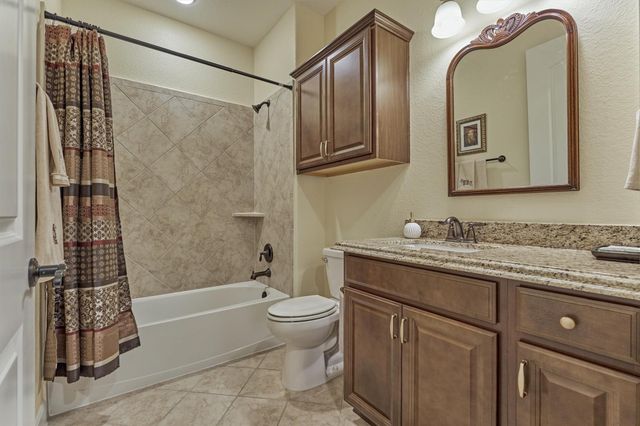 11 S Sandbells Park Lane, Montgomery, TX 77316