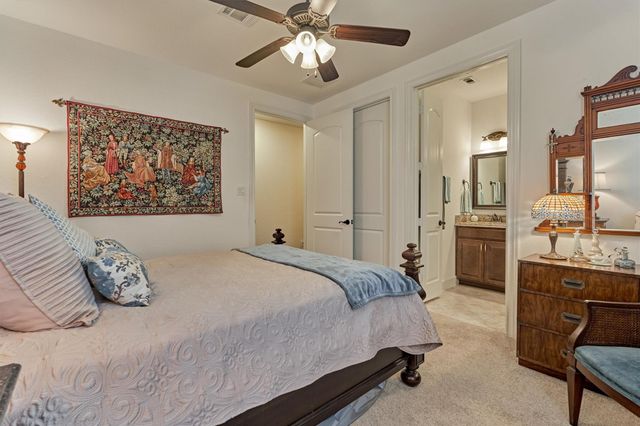 11 S Sandbells Park Lane, Montgomery, TX 77316