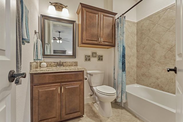 11 S Sandbells Park Lane, Montgomery, TX 77316