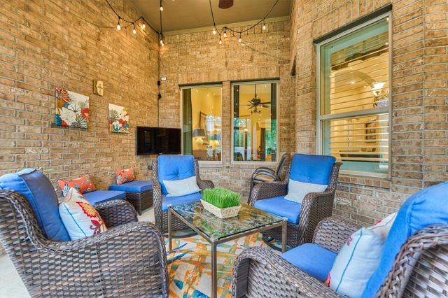 11 S Sandbells Park Lane, Montgomery, TX 77316