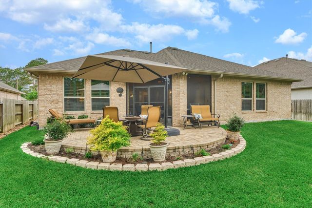 11 S Sandbells Park Lane, Montgomery, TX 77316