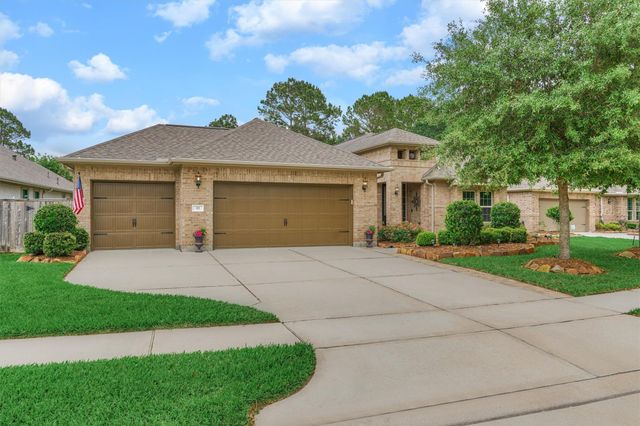 11 S Sandbells Park Lane, Montgomery, TX 77316