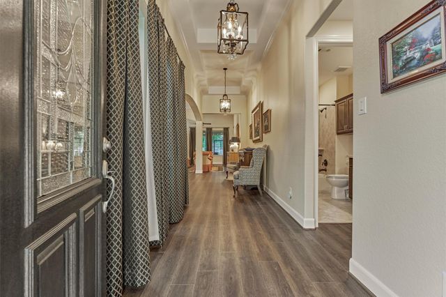 11 S Sandbells Park Lane, Montgomery, TX 77316