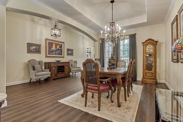 11 S Sandbells Park Lane, Montgomery, TX 77316